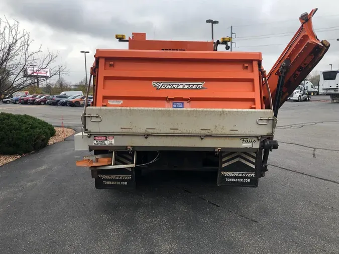 2012 Freightliner M2106V