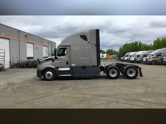 2020 Freightliner Cascadia