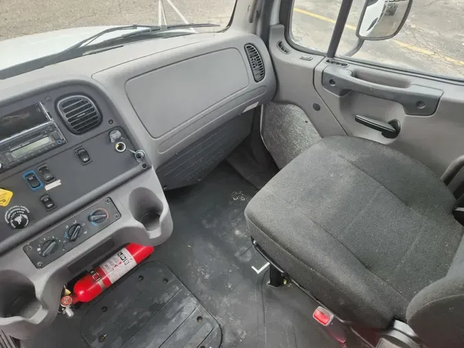 2017 FREIGHTLINER/MERCEDES M2 106