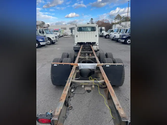 2017 FREIGHTLINER/MERCEDES M2 106