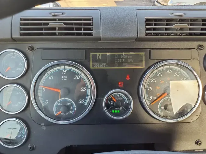 2018 FREIGHTLINER CASCADIA 113" DAYCAB
