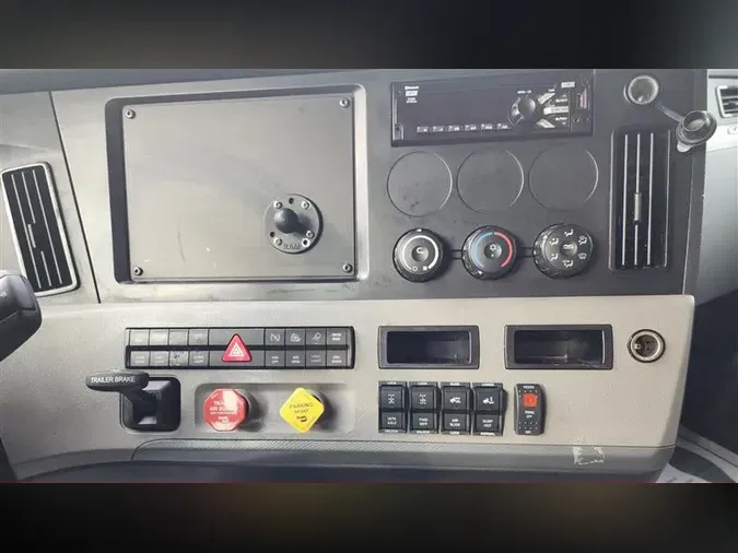 2020 FREIGHTLINER CA126