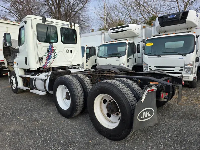 2018 FREIGHTLINER/MERCEDES CASCADIA 125