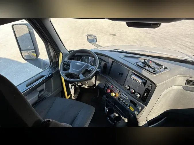 2024 Freightliner Cascadia 126
