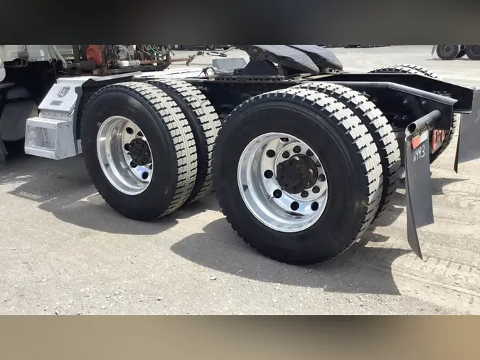 2021 Freightliner Cascadia 126