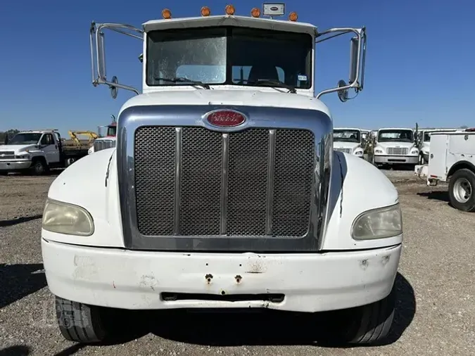 2011 PETERBILT 337