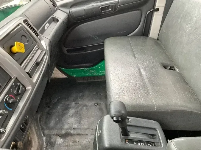 2019 HINO TRUCK 268