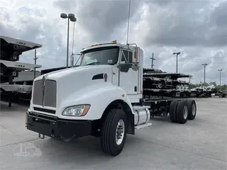 2017 KENWORTH T440