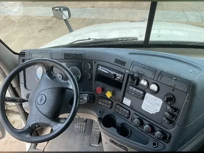 2018 Freightliner X12564ST