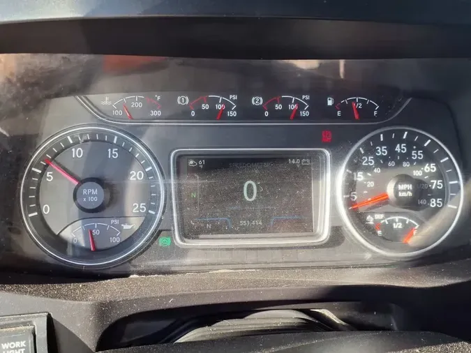 2019 NAVISTAR INTERNATIONAL LT625 SLPR CAB