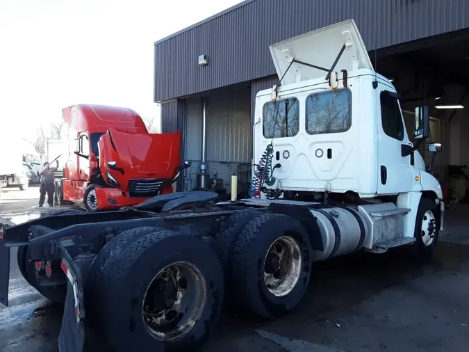 2019 FREIGHTLINER/MERCEDES CASCADIA 125162bca55ea9a275788009ef999b0c671