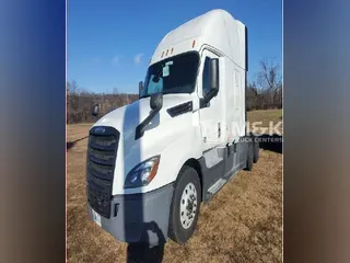 2020 FREIGHTLINER Cascadia 126