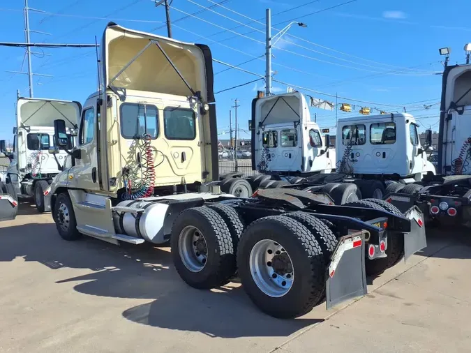 2019 FREIGHTLINER/MERCEDES CASCADIA 125