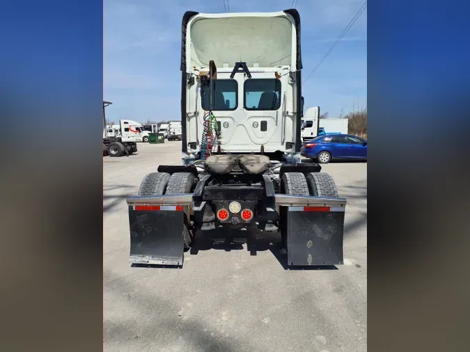 2015 FREIGHTLINER/MERCEDES CASCADIA 113