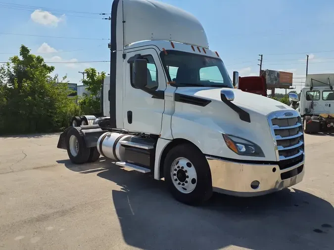 2019 FREIGHTLINER NEW CASCADIA 126