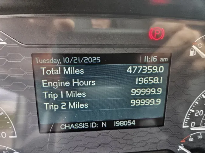 2019 VOLVO VNL64T760