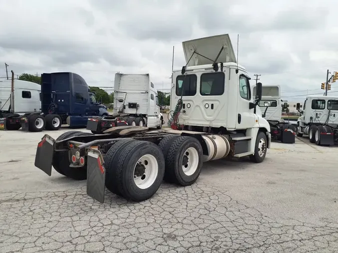 2018 FREIGHTLINER CASCADIA 125