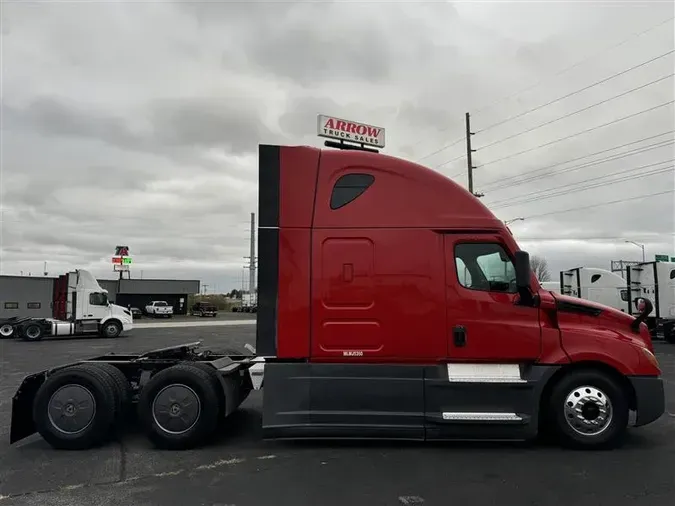 2021 FREIGHTLINER CA126