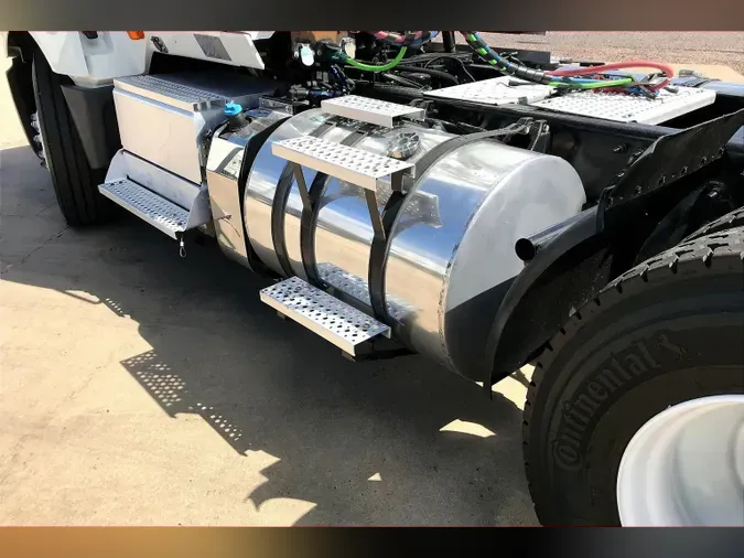 2019 INT LT625 6x4