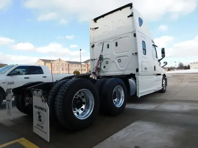 2020 Freightliner Cascadia