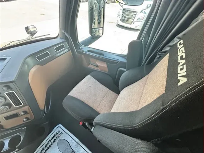 2022 FREIGHTLINER CASCADIA 126