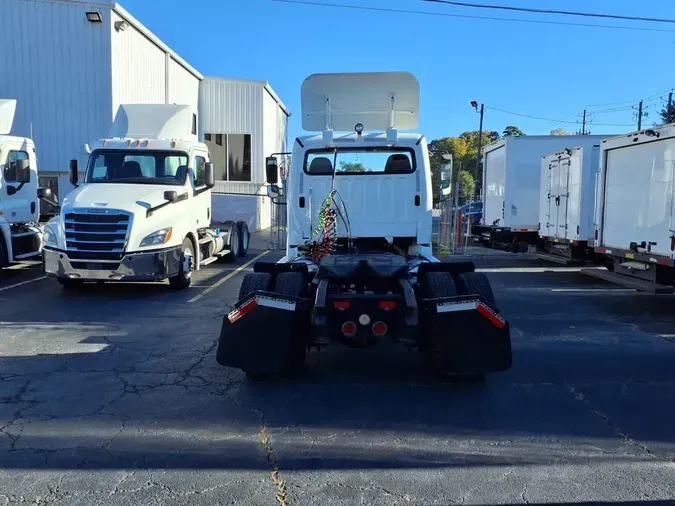 2015 FREIGHTLINER/MERCEDES M2 112
