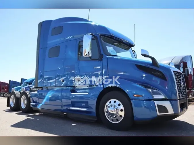 2021 VOLVO VNL64T760