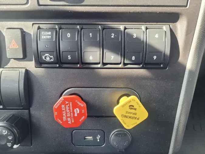 2022 International LT625