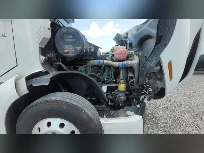 2019 Volvo VNL300