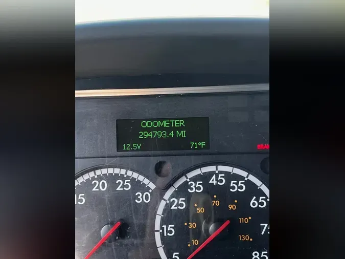 2018 FREIGHTLINER M2 106