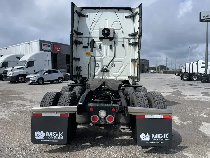 2021 FREIGHTLINER CASCADIA CA126