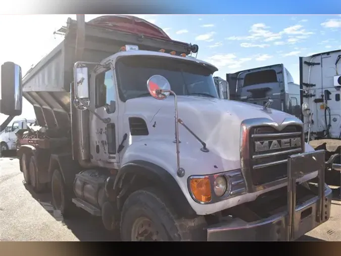 2003 MACK GRANITE CV713