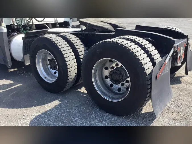 2020 Freightliner Cascadia 126