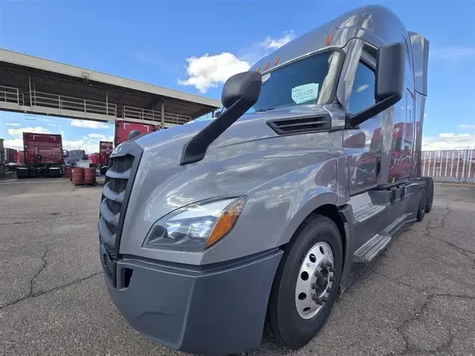 2022 FREIGHTLINER CA126