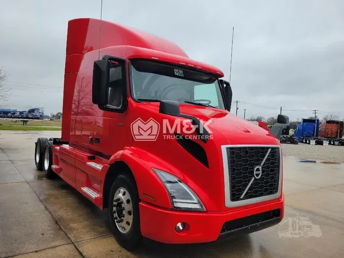 2020 VOLVO VNR64T640