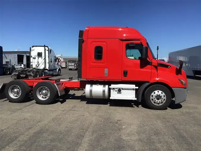 2020 FREIGHTLINER CA116