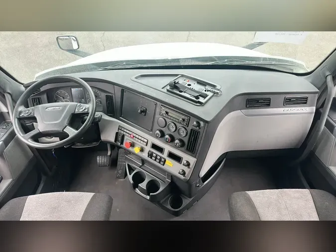 2021 Freightliner Cascadia 126