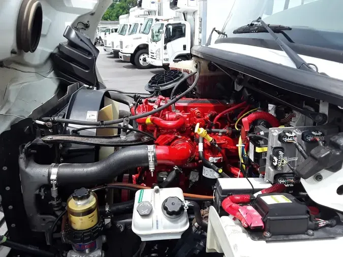 2018 FREIGHTLINER M2 106