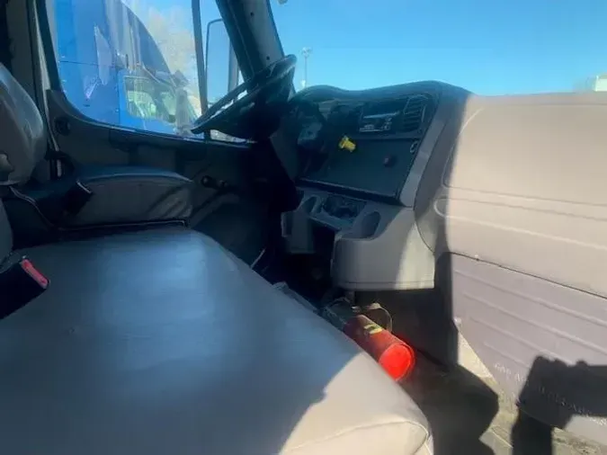 2019 Freightliner Business Class M2 106