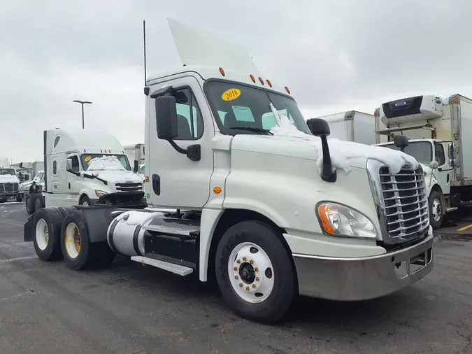 2016 FREIGHTLINER/MERCEDES CASCADIA 125