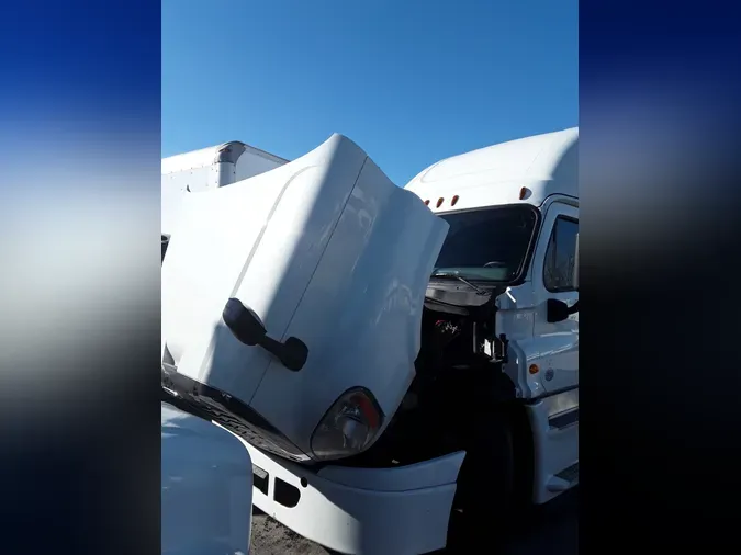 2020 FREIGHTLINER/MERCEDES CASCADIA 125