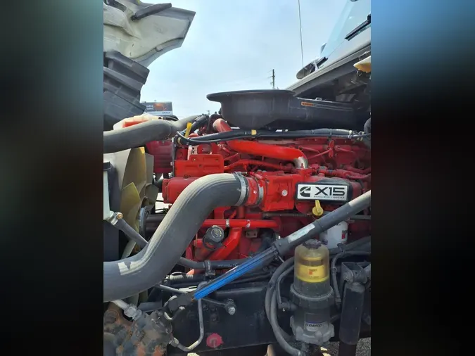 2019 NAVISTAR INTERNATIONAL LT625 SLPR CAB
