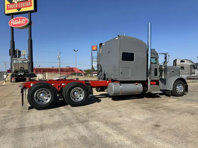 2023 Peterbilt 389