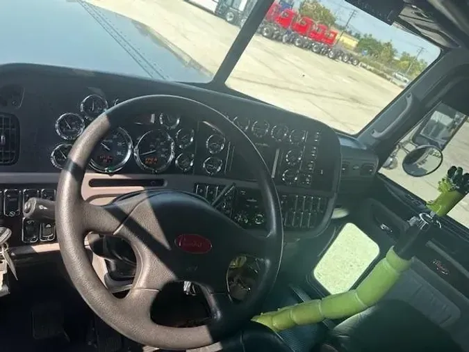 2019 Peterbilt 389