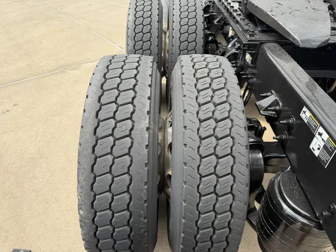 2022 Peterbilt 5791664fbc379f272f04ccd849848383b7d