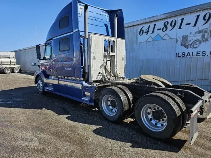 2005 VOLVO VNL64T780