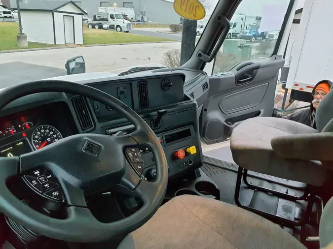 2019 NAVISTAR INTERNATIONAL RH613 DAYCAB S/A