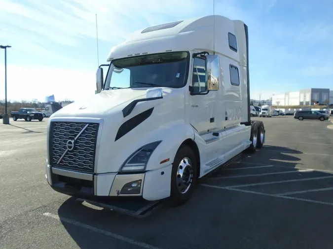 2021 VOLVO VNL64T860