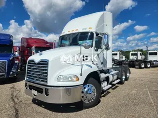 2018 MACK CXU613