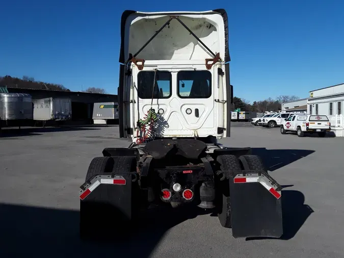 2018 FREIGHTLINER/MERCEDES CASCADIA 125